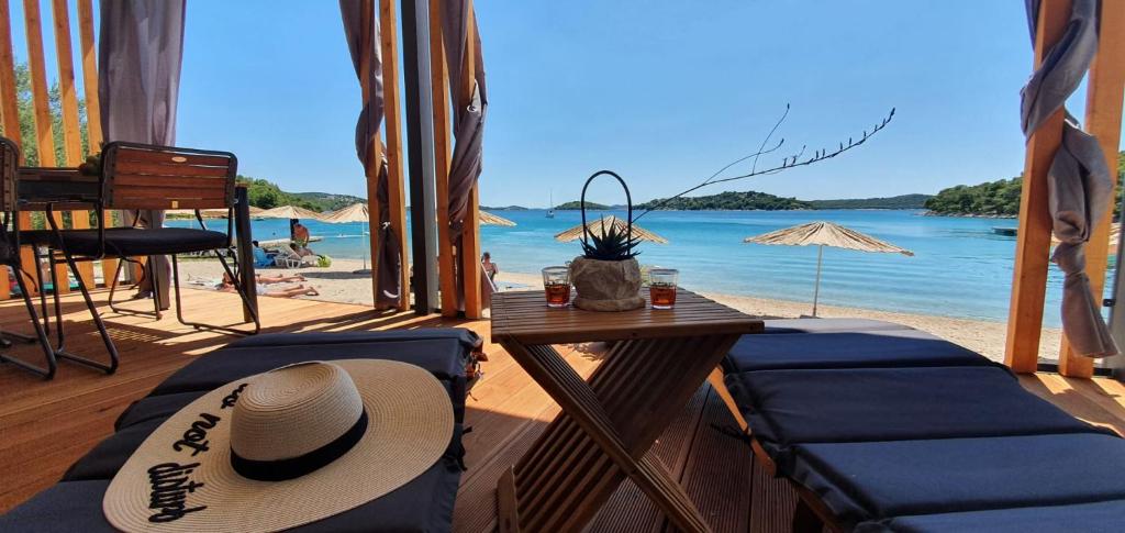 VORTEX  holiday house house